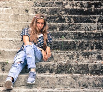 Beautiful blonde downstairs facial expression 171322 360x320