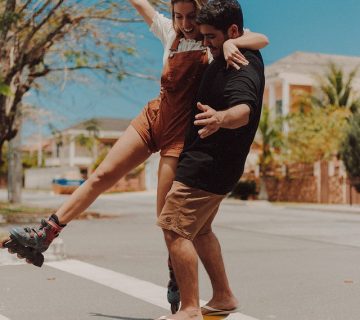 Couple having fun 4394970 360x320