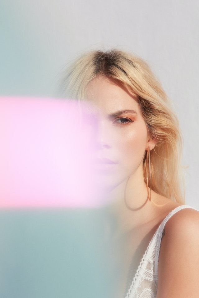 Woman in white tank top 3828240