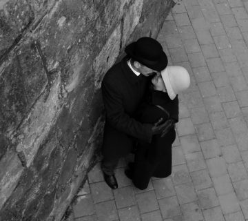 Pexels alexander zvir 3689894 360x320